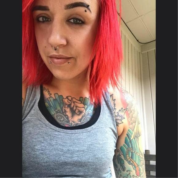 Meet your Posher, Stephanie - Picture 1 of 1